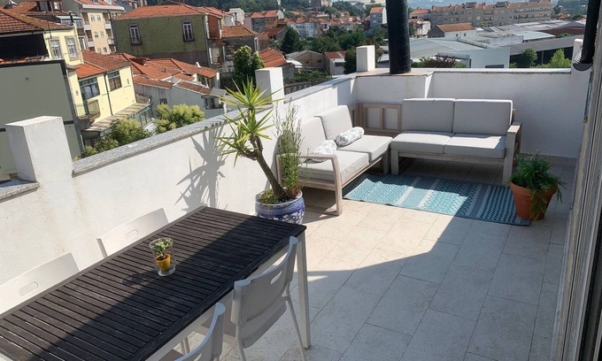 Bonfim Apartment | Top maisonette with terrace near the center