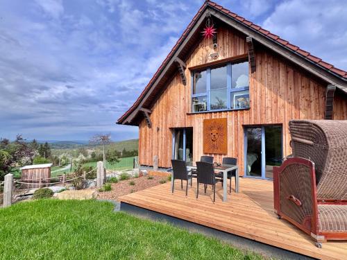 Berggieshubel Apartment | TOP moderne FeWo - Alpakahof zum Himmelreich, traumhafte Lage, Terrasse mit Weitblick, kostenfreier Parkplatz, Nähe Kurklinik, optional Sauna