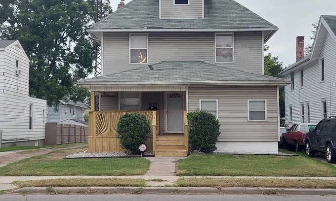 Toledo House | Top Notch Nest