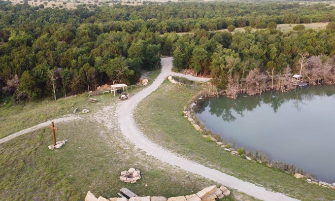 Jacksboro RV Rental | Top of the Dam Group Campground at Lake Godstone