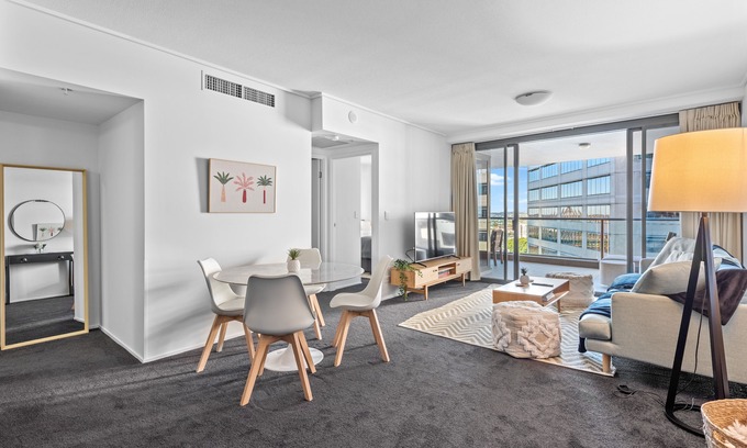 Fortitude Valley Apartment | Top of the Town! 2Bed/2Bath/1Car/Pool/Views ~ CBD