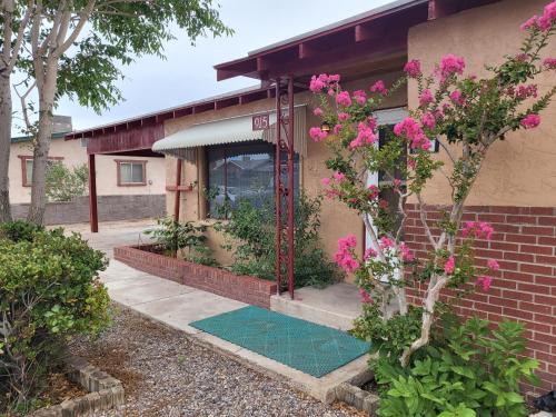 Truth or Consequences House | Top of the Hill Guest House