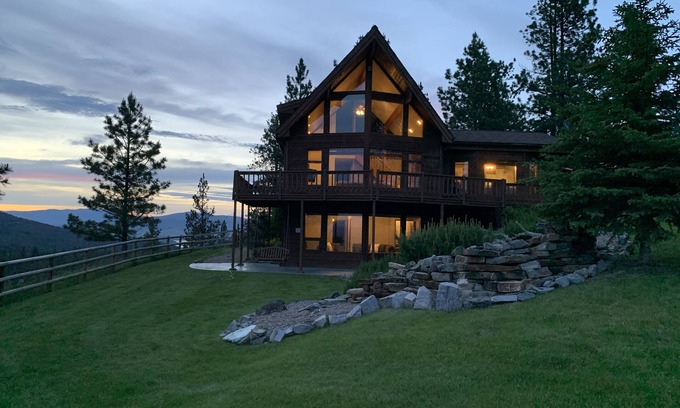 Polson House | Top of the World cabin at Flathead Lake