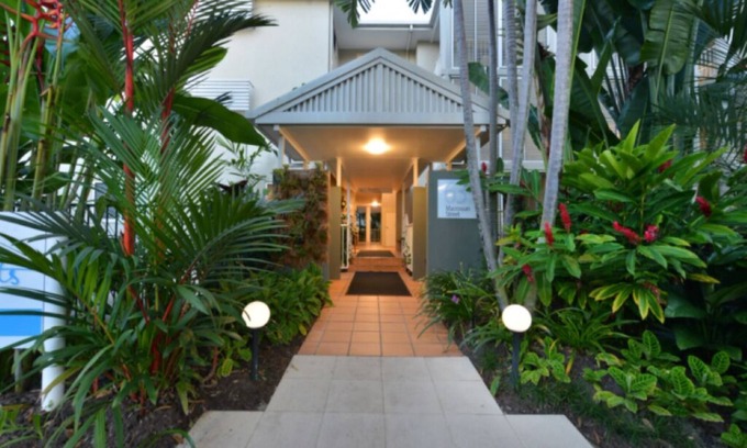 Port Douglas Apartment | Top Spot on Macrossan, Port Douglas 100m to Beach