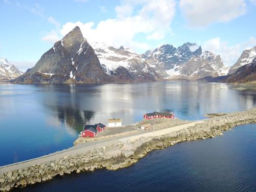Hamnøya Resort | Toppøy Rorbuer