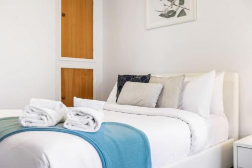 Torbay Apartment | Torbay 1BR Bolthole - WiFi - Seaviews