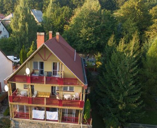 Matraszentimre House | Tornácos ház