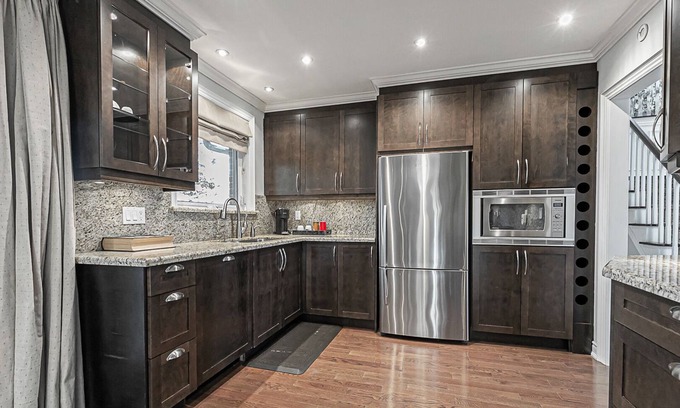 Unionville House | Toronto Back To Park Luxury Detached 4 Bedroom 2 Bathroom Double Garage House