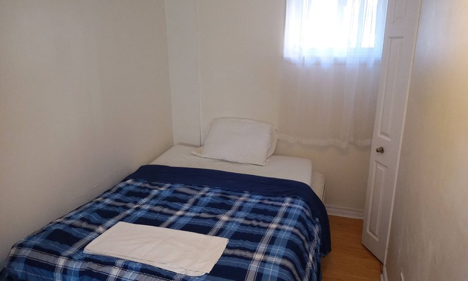 Clairlea - Birchmount House | Toronto private bedroom with shared facilities near the subway line