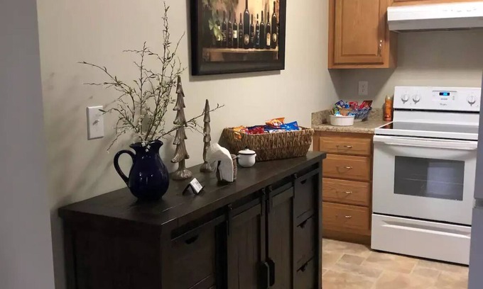 Muncie Apartment | Torquay Hideaway LLCn