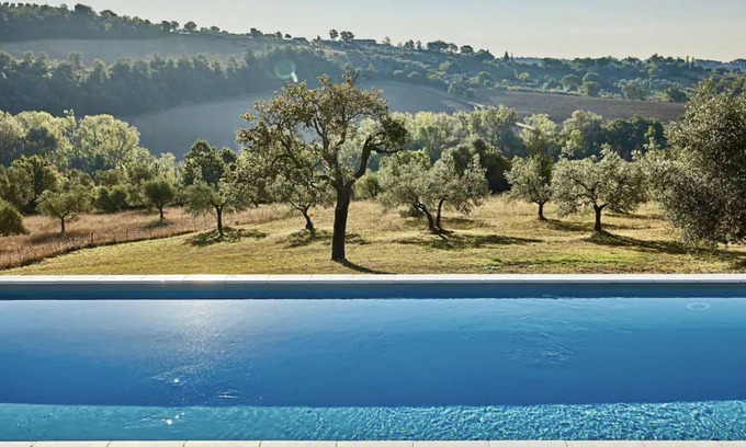 Montoro Villa | Torre DÉstate Designvilla Tuscany with large Infinity Pool