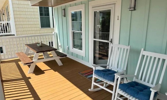 Ash Apartment | Totally Beaching - Unit #1