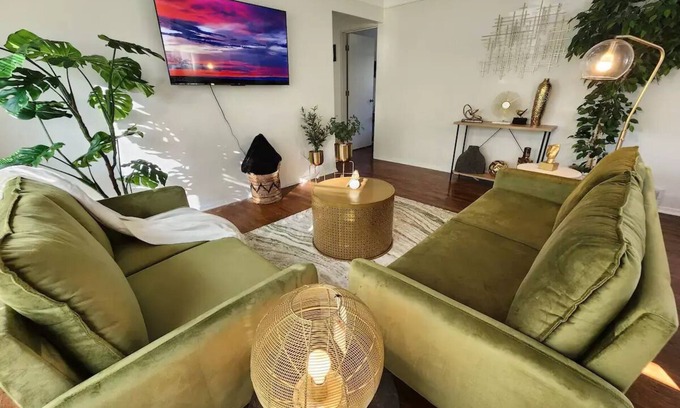 Dicken House | Touch Down Retreat by Michigan Stadium