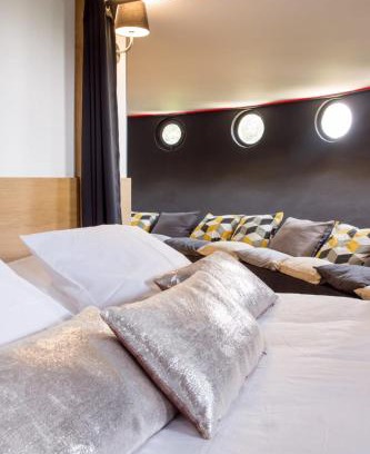 Trevoux Bed & Breakfast | Tour des étoiles, Oscar neimeyer