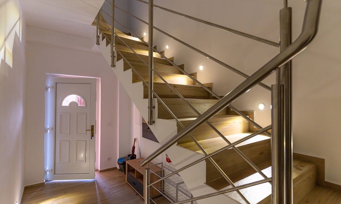Ajdovscina Apartment | Tourist Farm Valic - Apartment and Winery