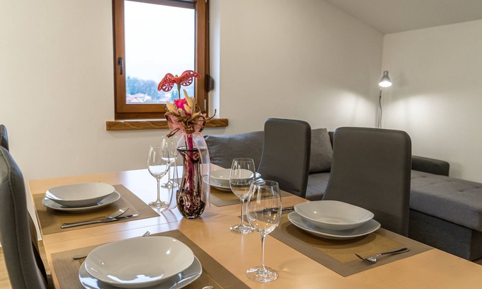 Ajdovscina Apartment | Tourist farm Valic - apartment and winery