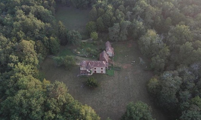 Mauzens-et-Miremont House | Touvent maison au milieu des bois