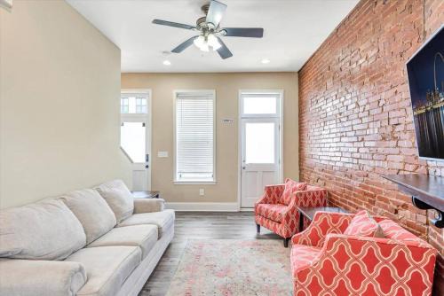 St. Louis House | Tower Grove Two-Story Cozy Unit for Groups STL side a