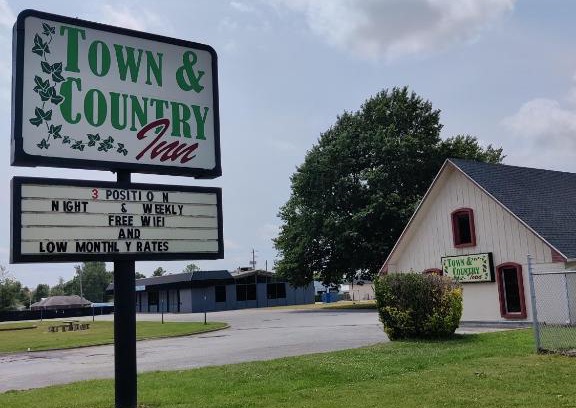Rogers Hotel | Town and Country INN