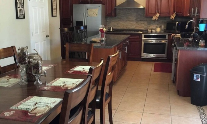 Monroe House | Town and Country Living, 3 bedroom 2 full bath home with all the amenities.