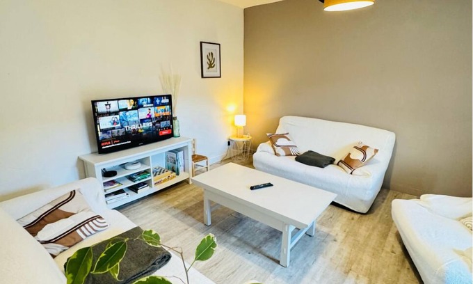 Migne-Auxances House | Town house 10 min from Futuroscope
