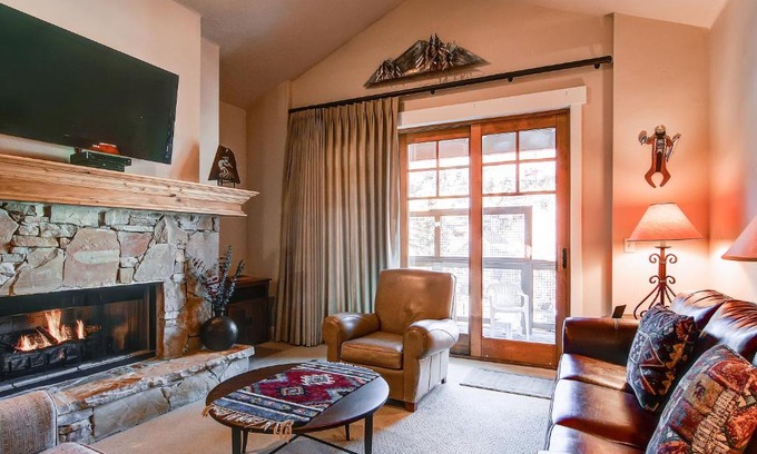 Downtown Park City Apartment | TOWN POINTE B303 condo