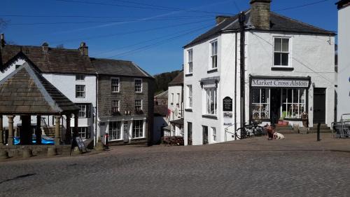 Alston Apartment | Town View Alston