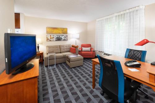 Bowie Hotel | TownePlace Suites Bowie Town Center