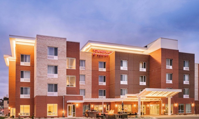 Dubuque Hotel | TownePlace Suites by Marriott Dubuque Downtown