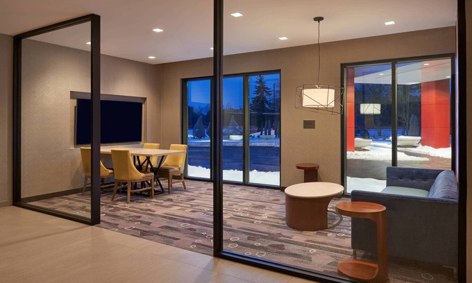 Durham Region Hotel | TownePlace Suites by Marriott Oshawa