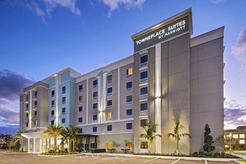 Naples Hotel | TownePlace Suites by Marriott Naples