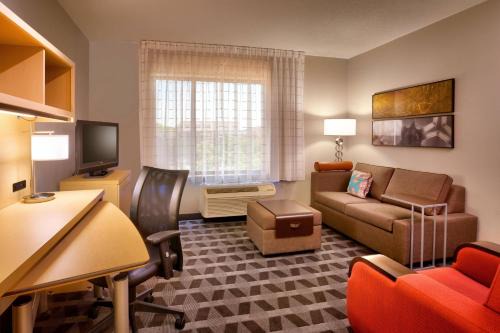 West Omaha Hotel | TownePlace Suites Omaha West