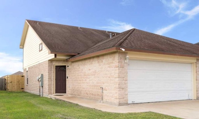 Harlingen House | Townhome, 3br, 2 bath, 4 beds, sleeps 6