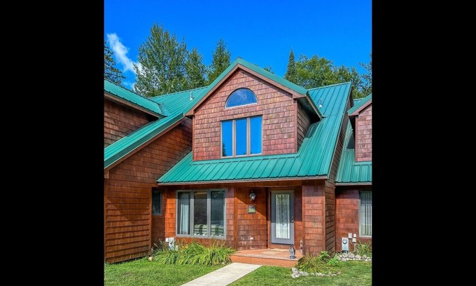 Inlet House | Townhome B2 - 4th Lake