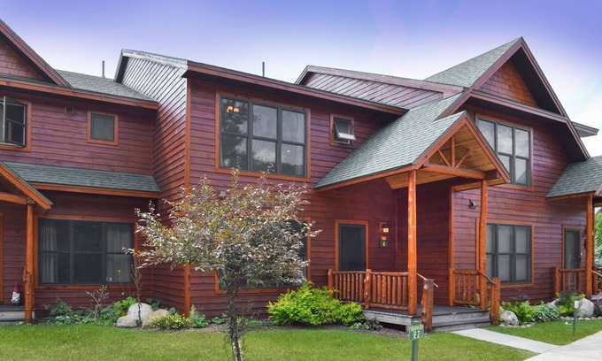 Inlet House | Townhome E2 - 4th Lake