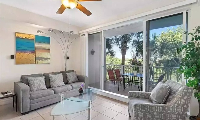Ruskin House | Townhome in Little Harbor Resort & Club