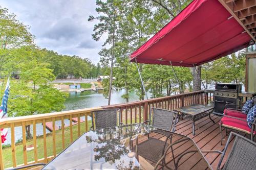 Hot Springs Village House | Townhome on Lake Desoto Deck and Water Views!