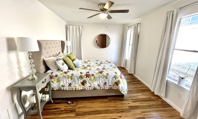 Parker Lane House | Townhome with private 2 car garage- 10 min frm DT
