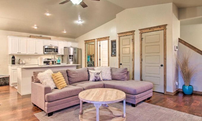 Four Corners House | Townhome with Private Hot Tub, 8 Mi to Downtown