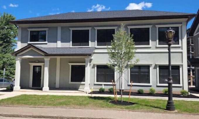 Downtown Niagara Falls House | Townhomes at the Falls - 310 A lower - Buffalo Aven2 Blocks from the Falls!