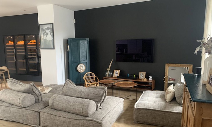 Challans House | Townhouse 15 minutes from the beaches