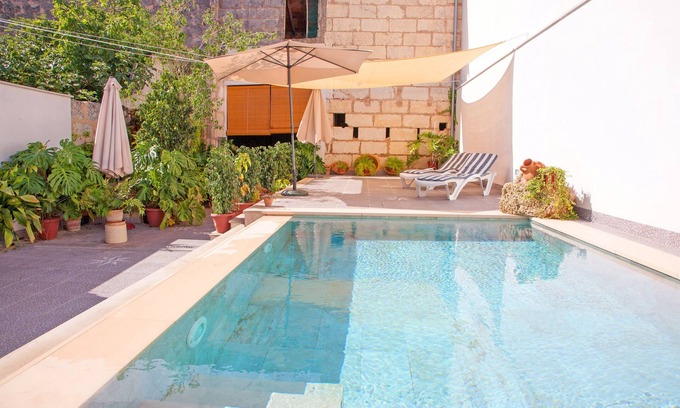 Sa Pobla House | Townhouse "Can Peret" with Terrace and Pool