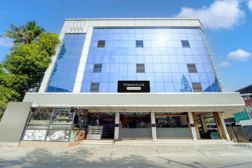 Kaloor Hotel | Townhouse City Center Ernakulam