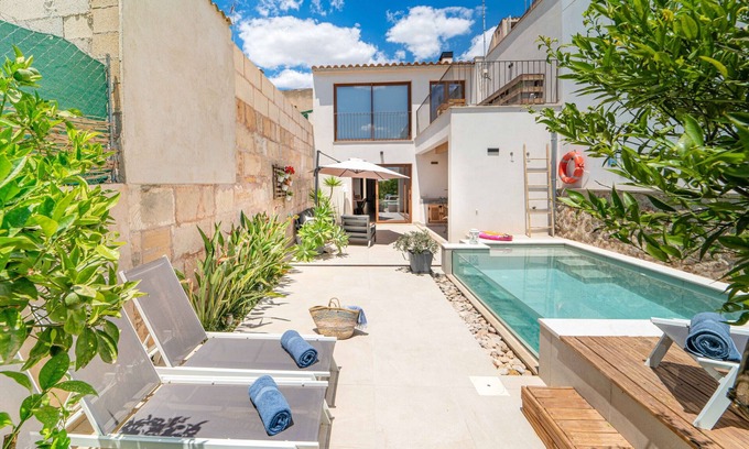 Vilafranca de Bonany House | Townhouse bonany By home villas 360