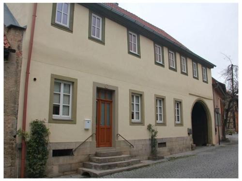 Mellrichstadt House | Townhouse Modern Retreat