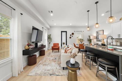 OST - South Union House | Townhouse Nr Dt & Med Center Games Pet Wifi
