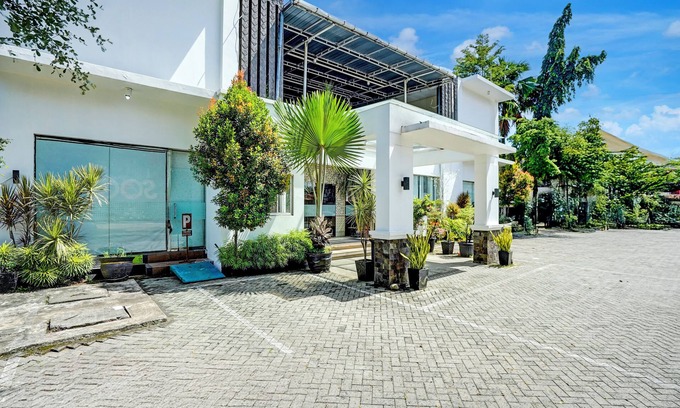 Padang Hotel | Townhouse Oak Padang near RTH Imam Bonjol formerly Bunda Hotel