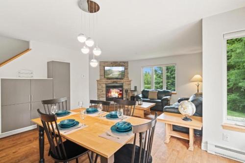 Mont-Tremblant House | Townhouse On The Golf W Pool Access -aiglon 1748