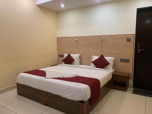 Bhavanipuram Hotel | Townhouse Punnami Riverview Formerly Vihaan Square