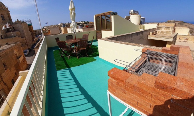 Zebbug House | Townhouse, roof bbq area with views, AC, Wi-Fi